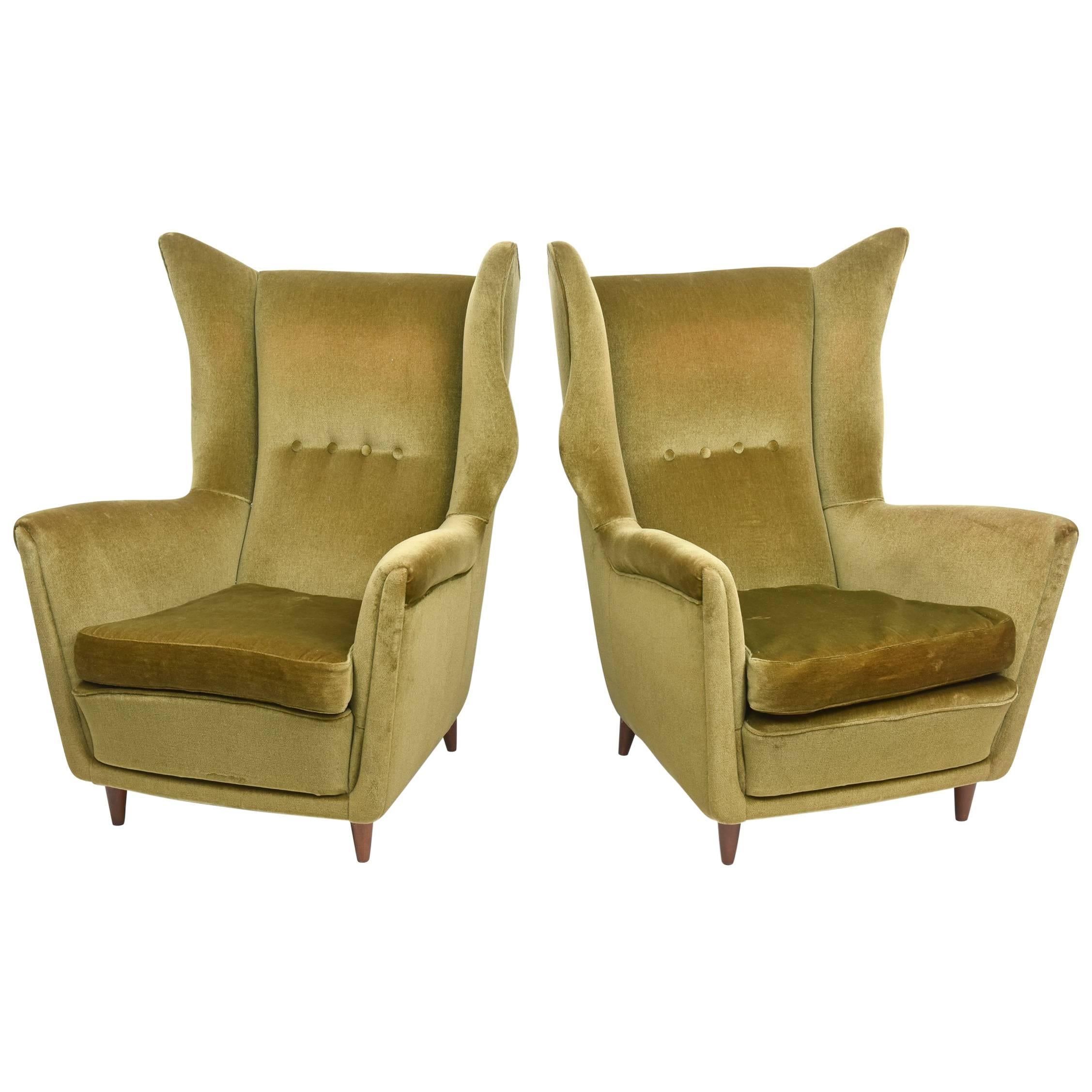 Large and Imposing Pair of Italian Modern Lounge Chairs in Gio Ponti Style For Sale