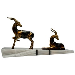 Sculpture d'animal en métal patiné de style Art Déco français