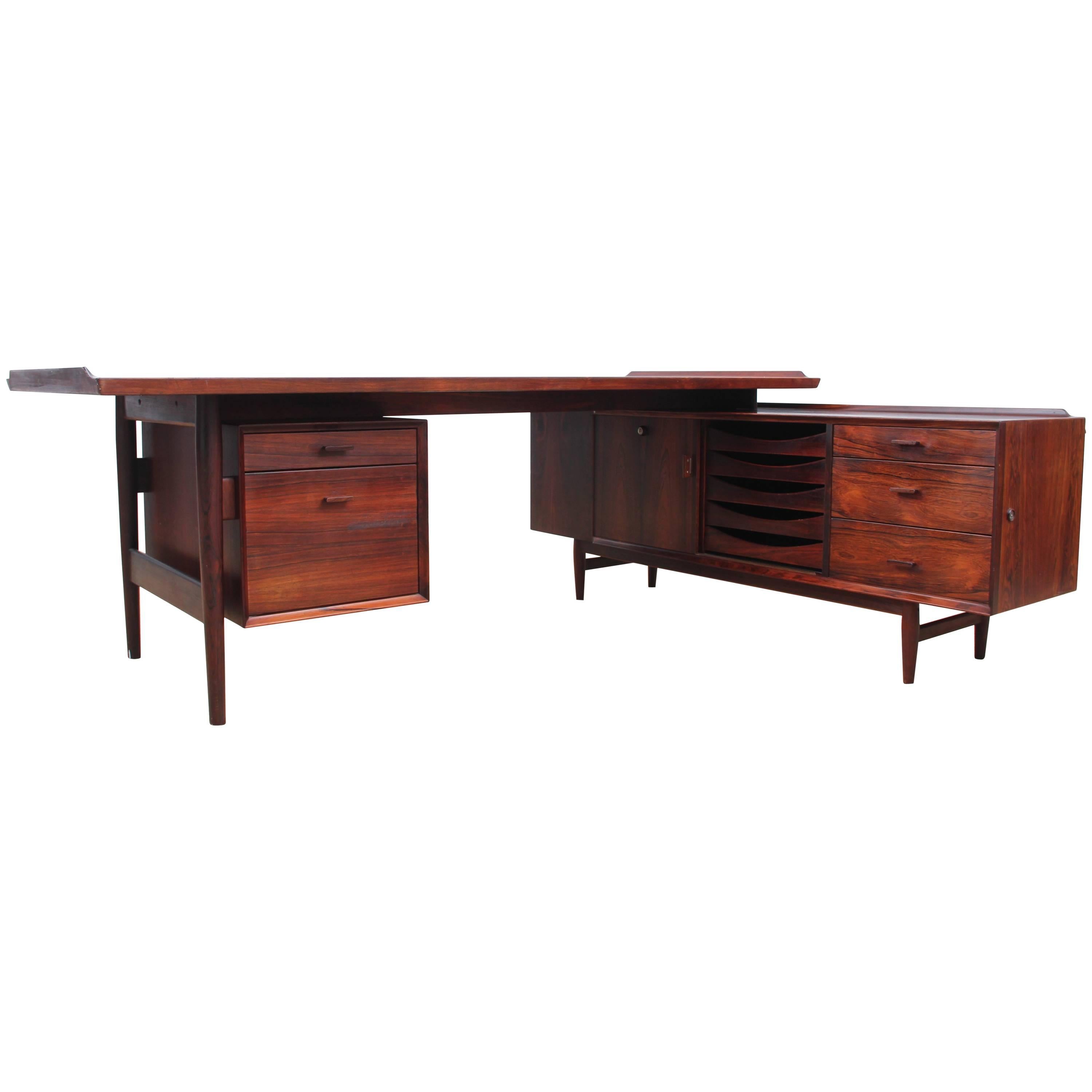 Mid-Century Modern Scandinavian Large Desk in Rosewood by Arne Vodder