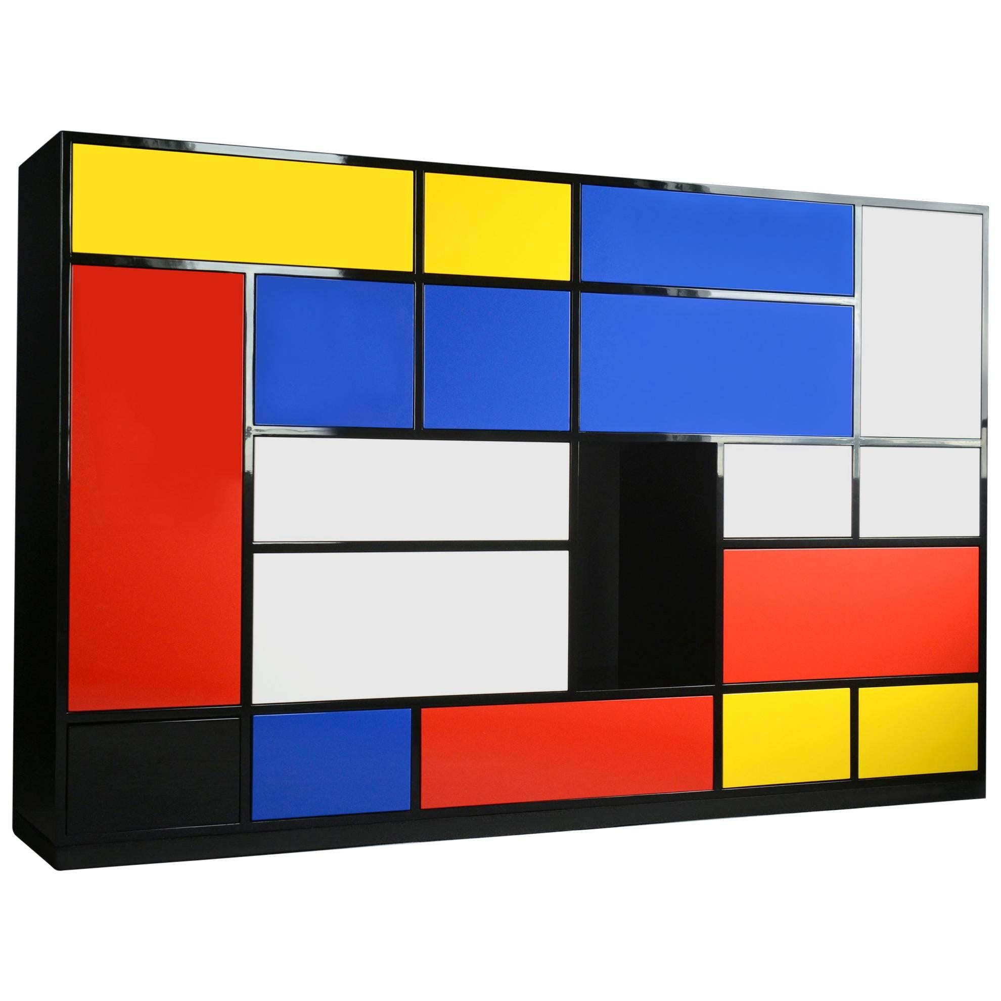 Enfilade haute laqué avec 16 tiroirs réglables Le Mondrian en vente