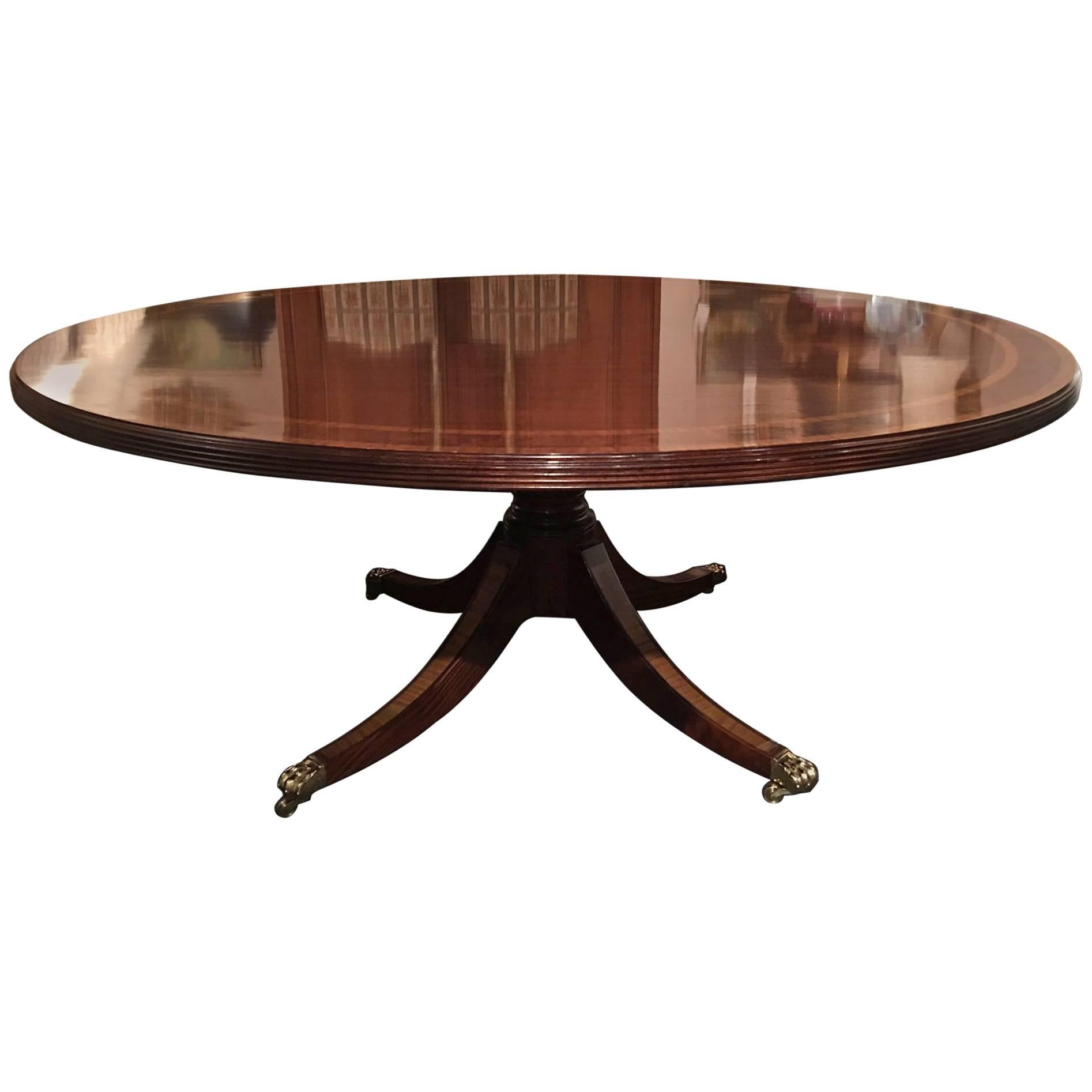 English Mahogany Round Dining Table with Inlaid Decoration, 20th Century