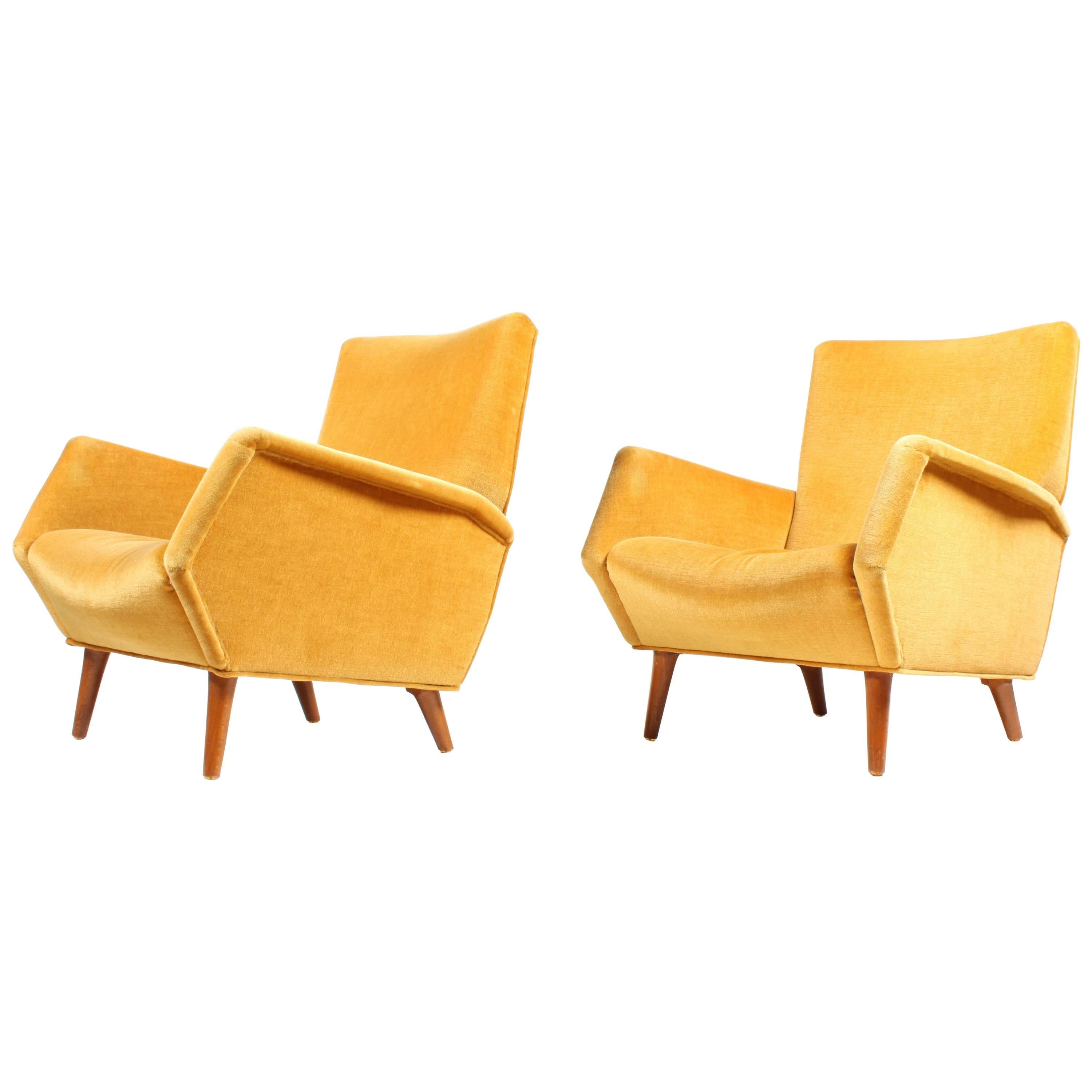 Pristine Lounge Chairs by Gio Ponti