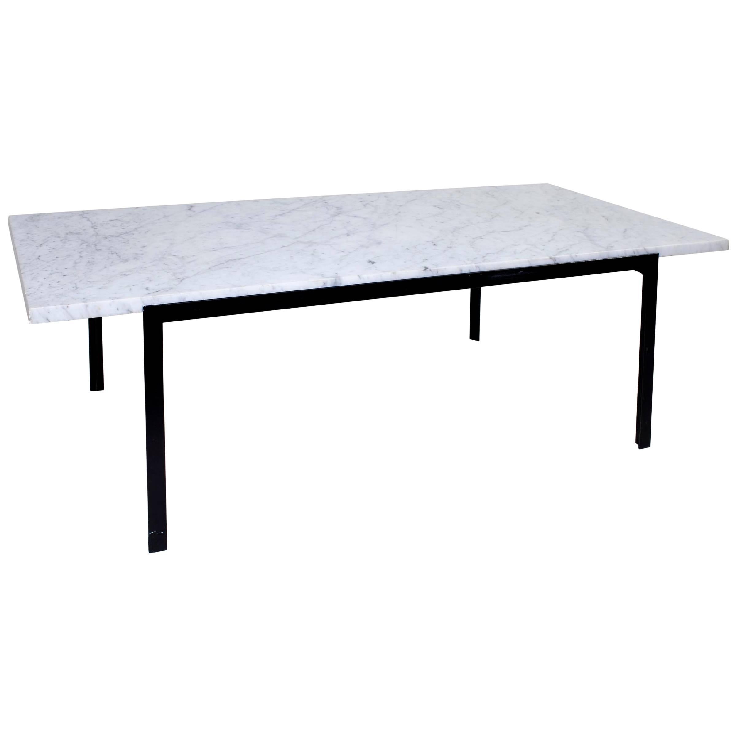 20th Century French Coffee Table from 1960s Made of Iron and White Marble For Sale