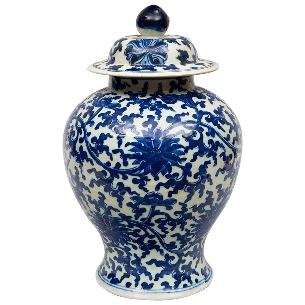 Chinese Porcelain Blue and White Baluster Vase and Lid For Sale