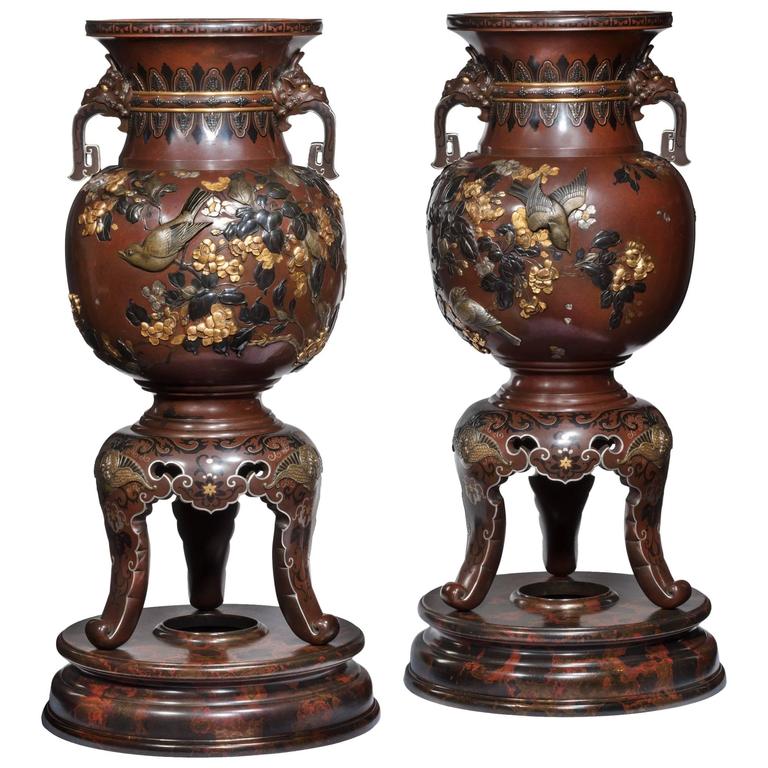 Paar Vasen aus Bronze und Gemischtem Metall Rotierend aus der Meiji-Periode Ausstellungsqualität 1