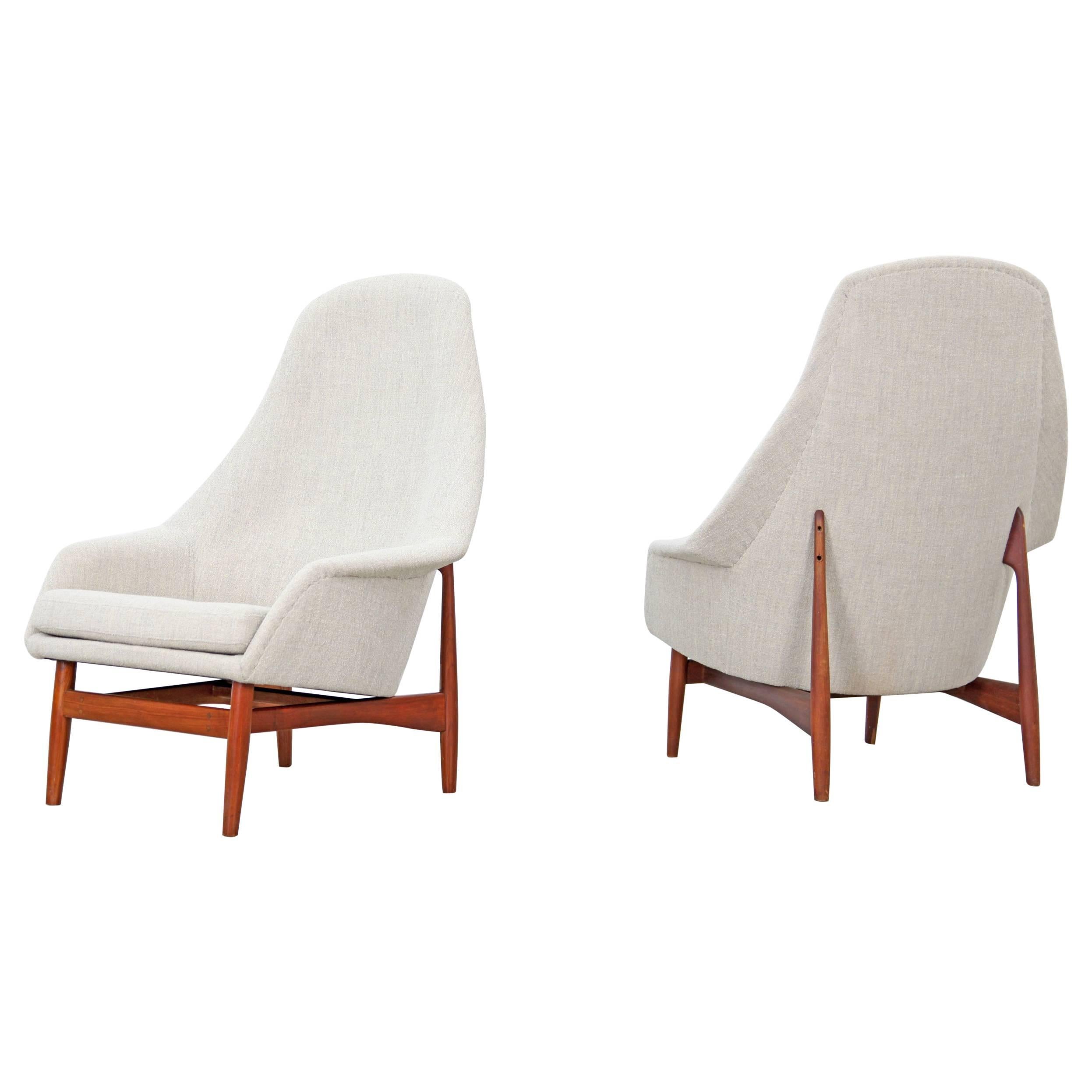 Set of Two High Back Lounge Chairs by Ib Kofod-Larsen, 1957 For Sale
