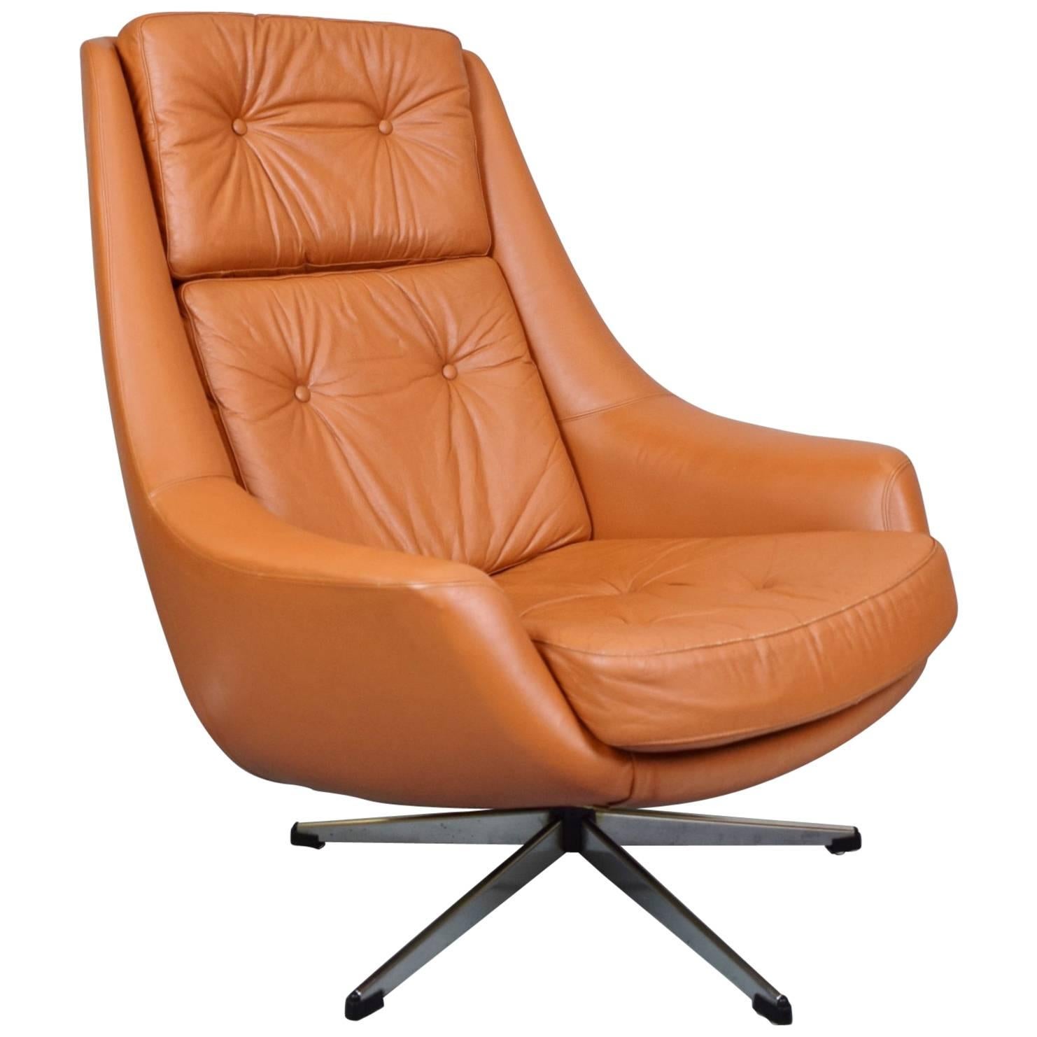 Mid-Century Retro Danish Tan Leather Swivel Chair by H.W. Klein for Bramin For Sale