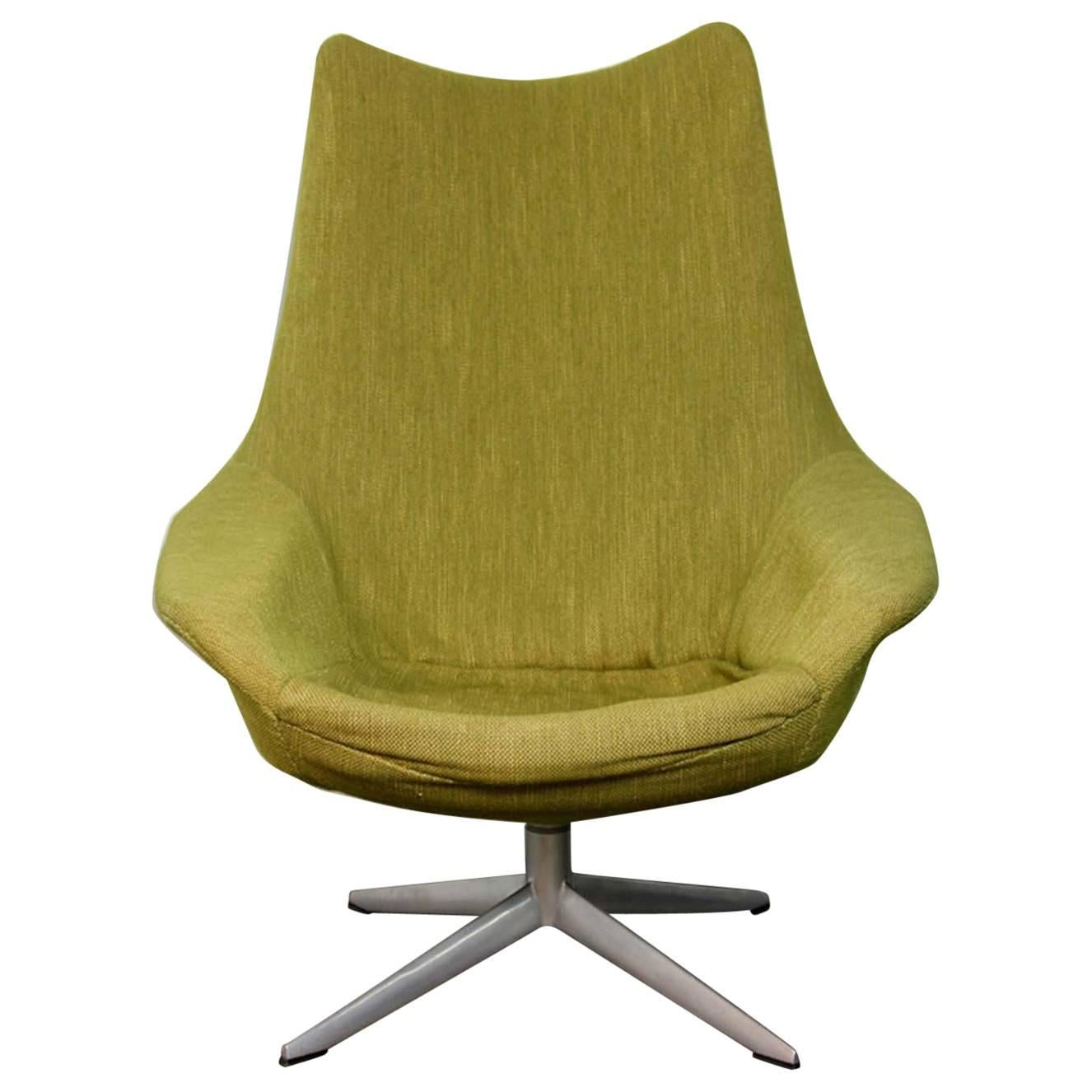 Saarinen Style Peridot Green Early Upholstered Swivel Chair For Sale