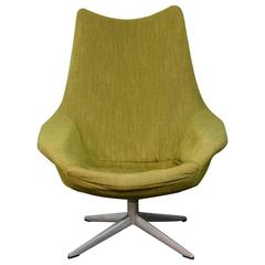 Saarinen Style Peridot Green Early Upholstered Swivel Chair