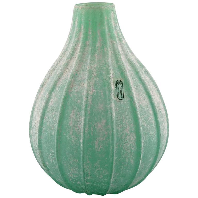 Pale Green Seguso Vetri D’Arte Scavo Style Vase, circa 1970s Spring