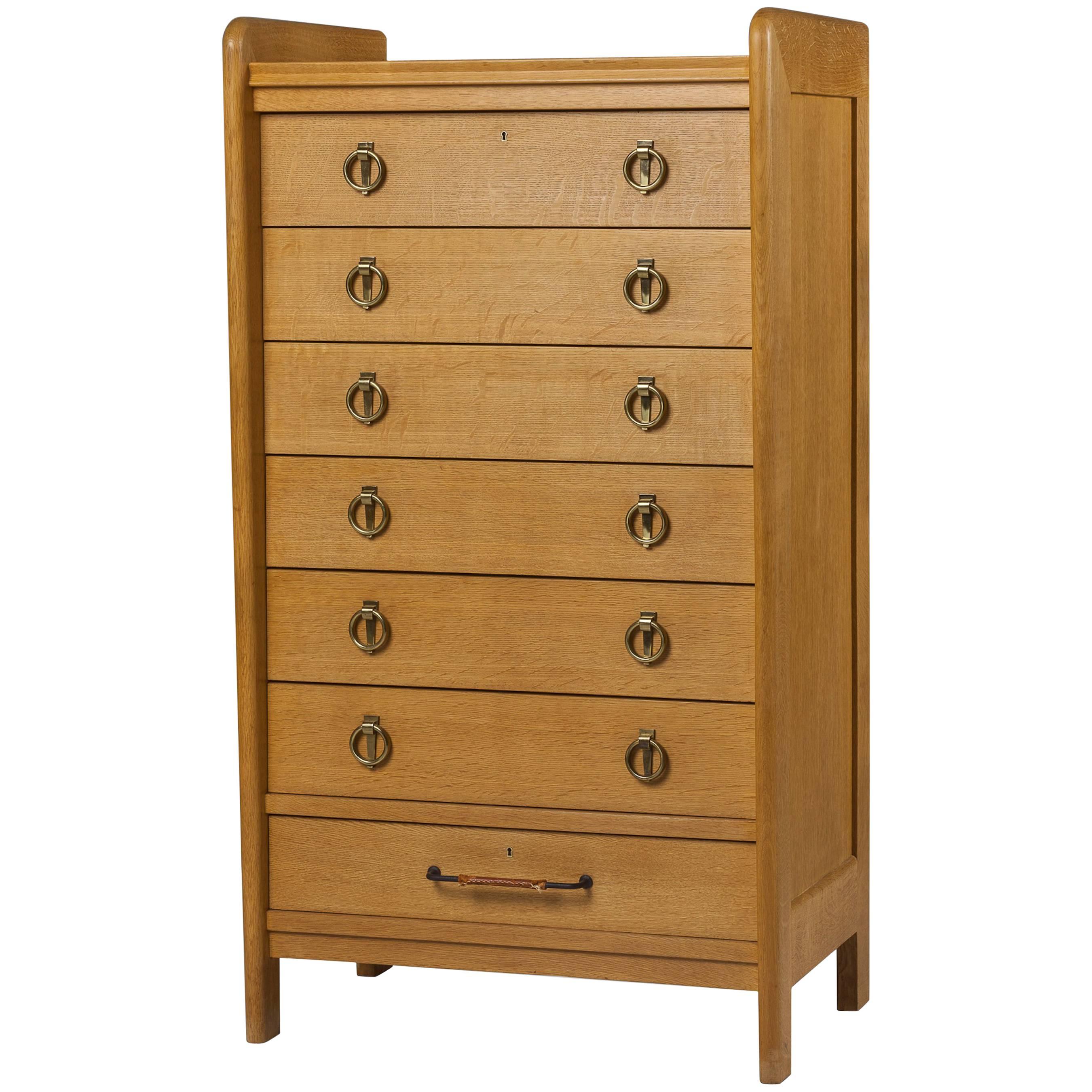 Mid-Century Chest of Drawers For Sale