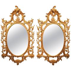 Important Pair of Mid-18th Century Oval Giltwood Mirrors 7
