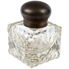 Antiguo tintero de cristal tallado americano grande de 1890 con collar metálico/inserto de cristal