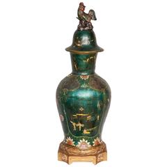 18th Century Tall Green Lacquered Berlin Faience Chinoiserie Vase, circa 1740