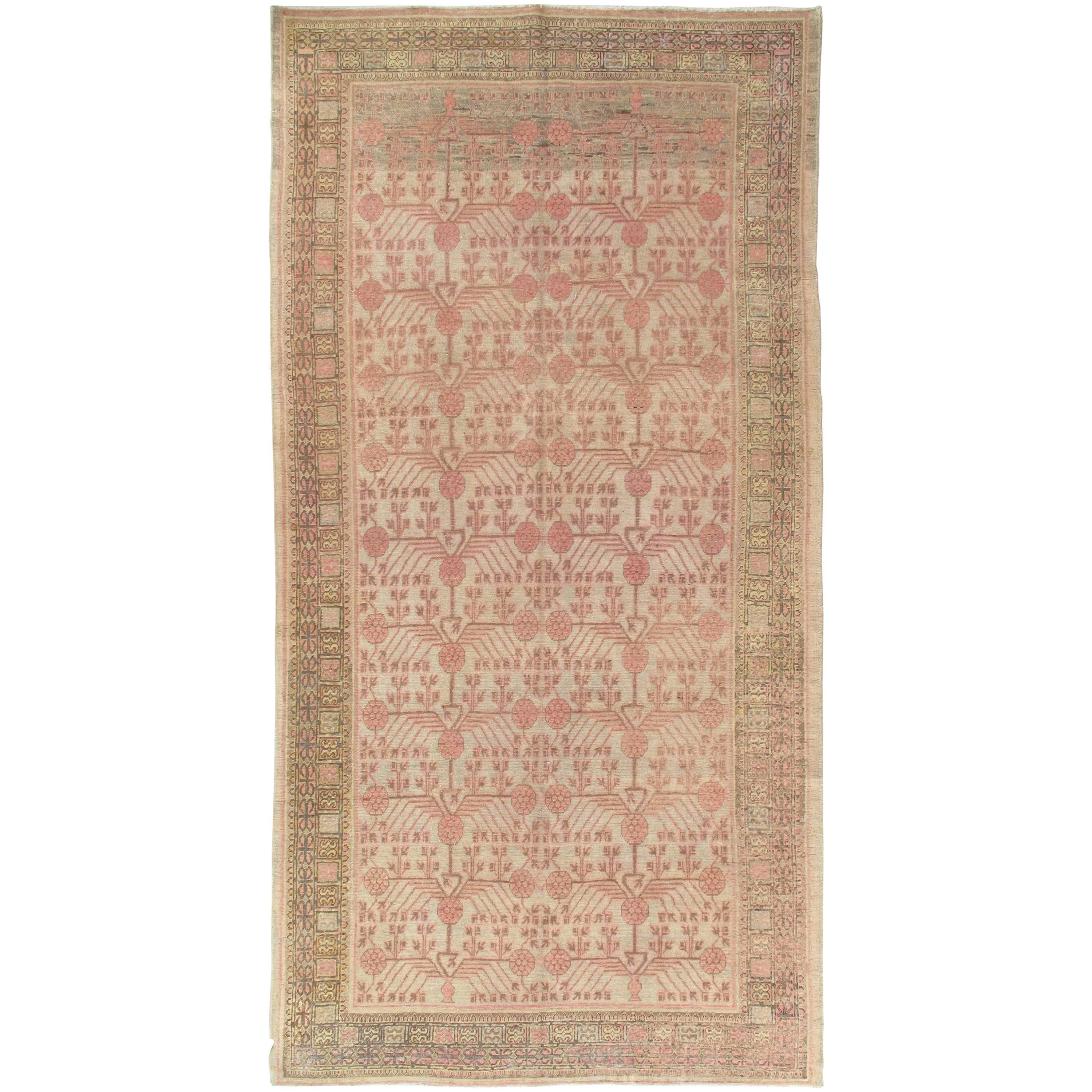 Antiker antiker Khotan-Teppich, handgefertigter orientalischer Teppich, brauner und rosa Teppich