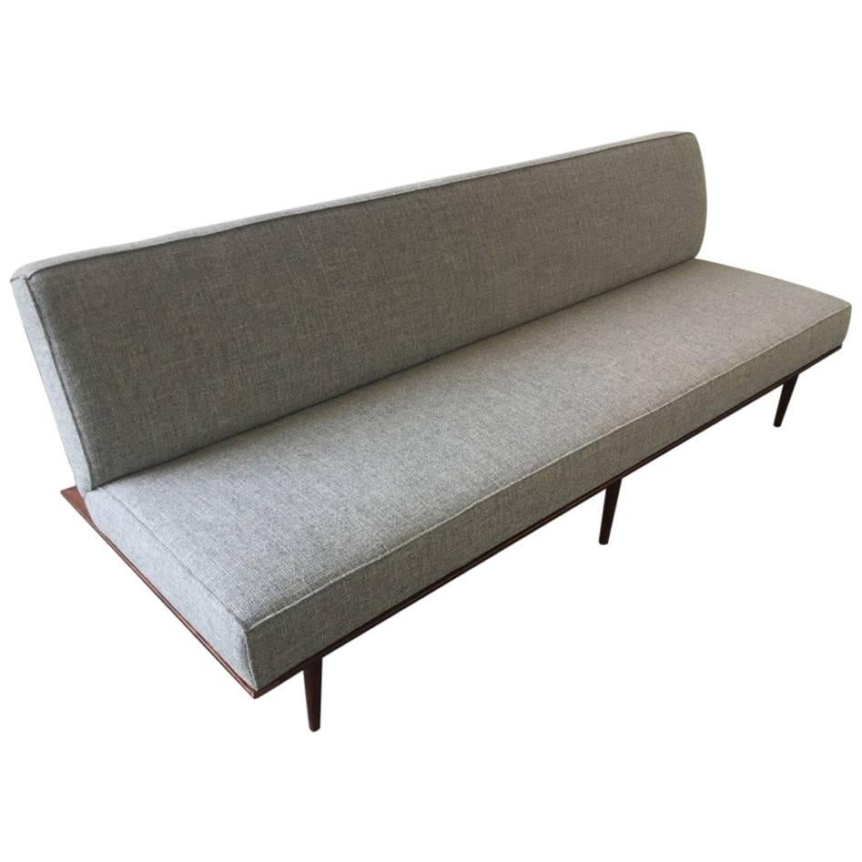 Das wunderbare Sofa aus Brasilien mit erstaunlichen Details, die Jorge Zalszupin zugeschrieben werden im Angebot