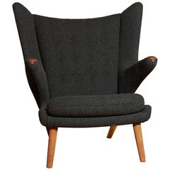 Hans J. Wegner AP19 Papa Bear Chair
