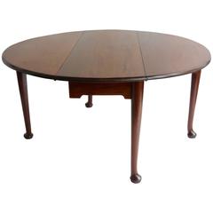 Early 18th Century Queen Anne Oval Drop Leaf Table in Cuban Mahogany