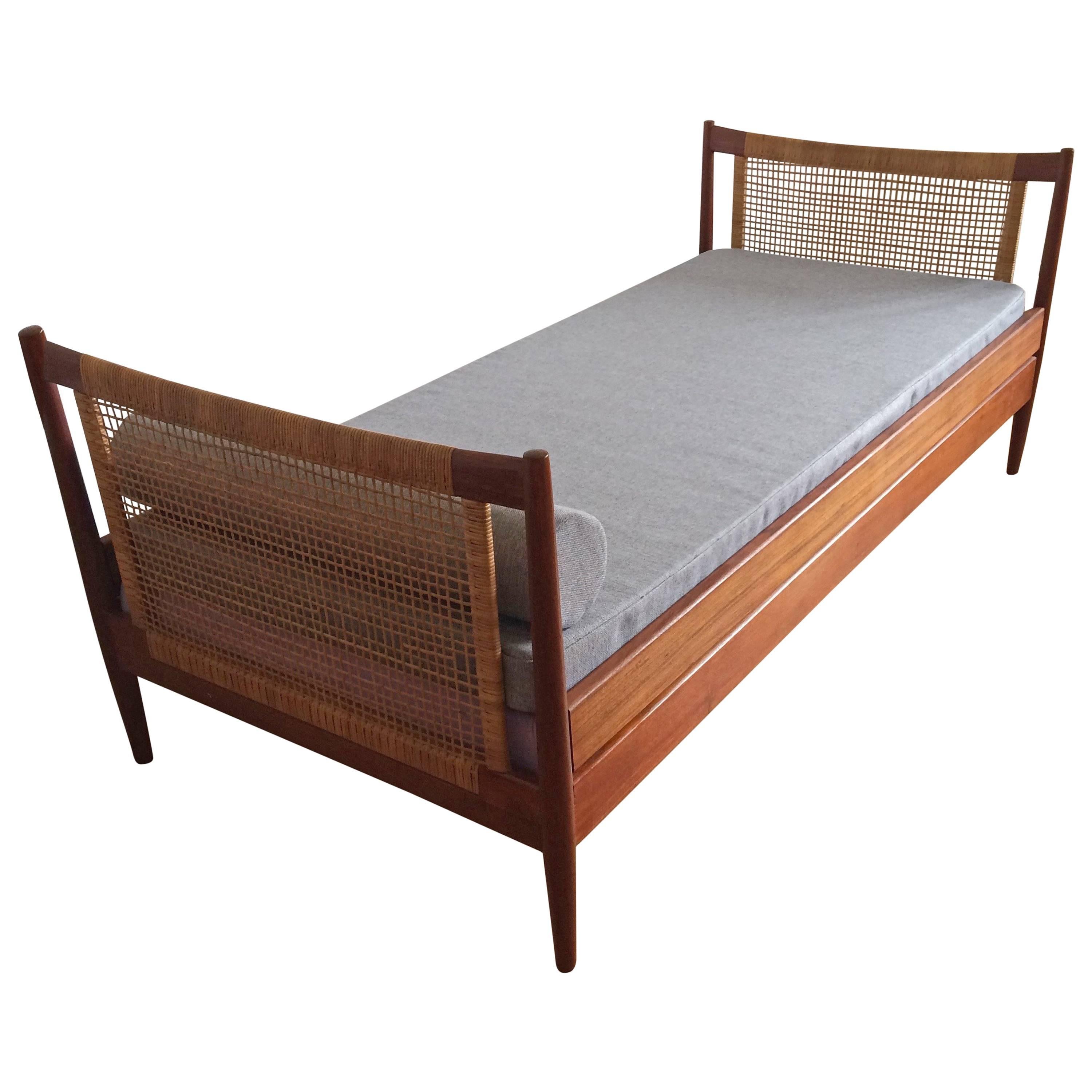 Danish Mid-Century Teak Daybed by Børge Mogensen for Søborg Møbler, 1950s