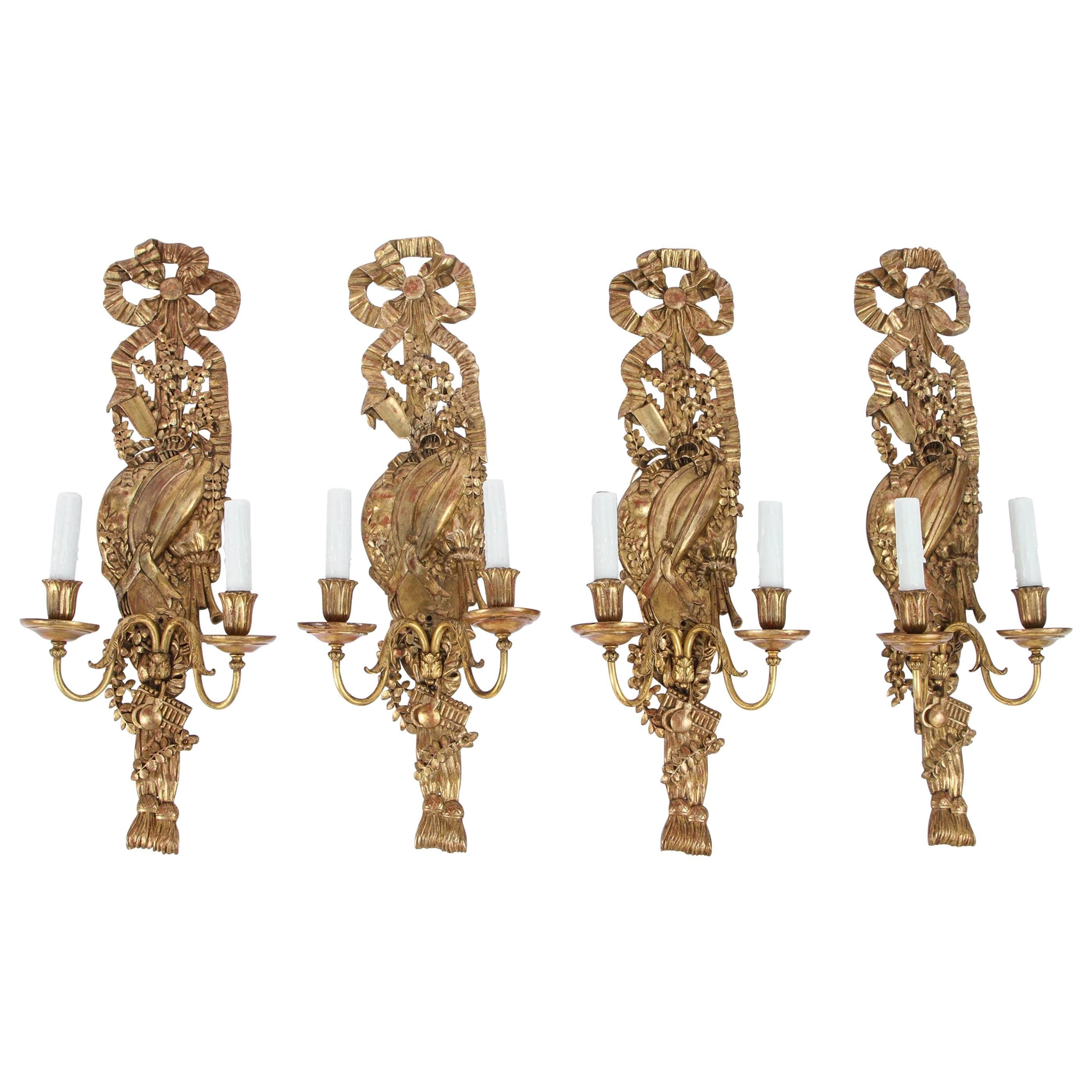Late 19th Century Pair of Italian Carved Giltwood and Bronze Sconces For Sale