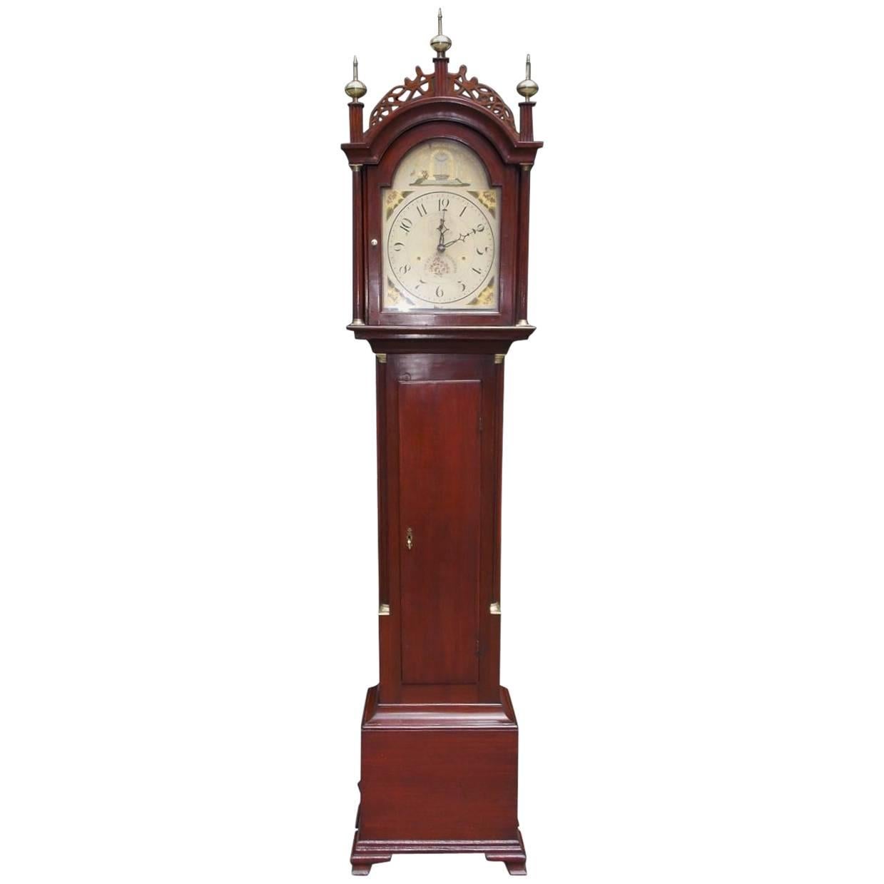 Horloge fédérale américaine à grand boîtier en acajou, Silas Hoadley, CT, vers 1820
