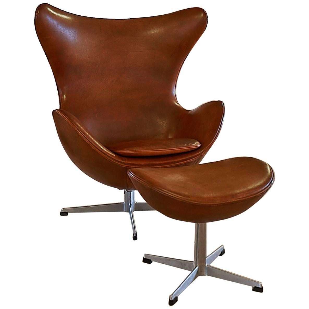 Original Arne Jacobsen Egg with Ottoman from the 1960s For Sale