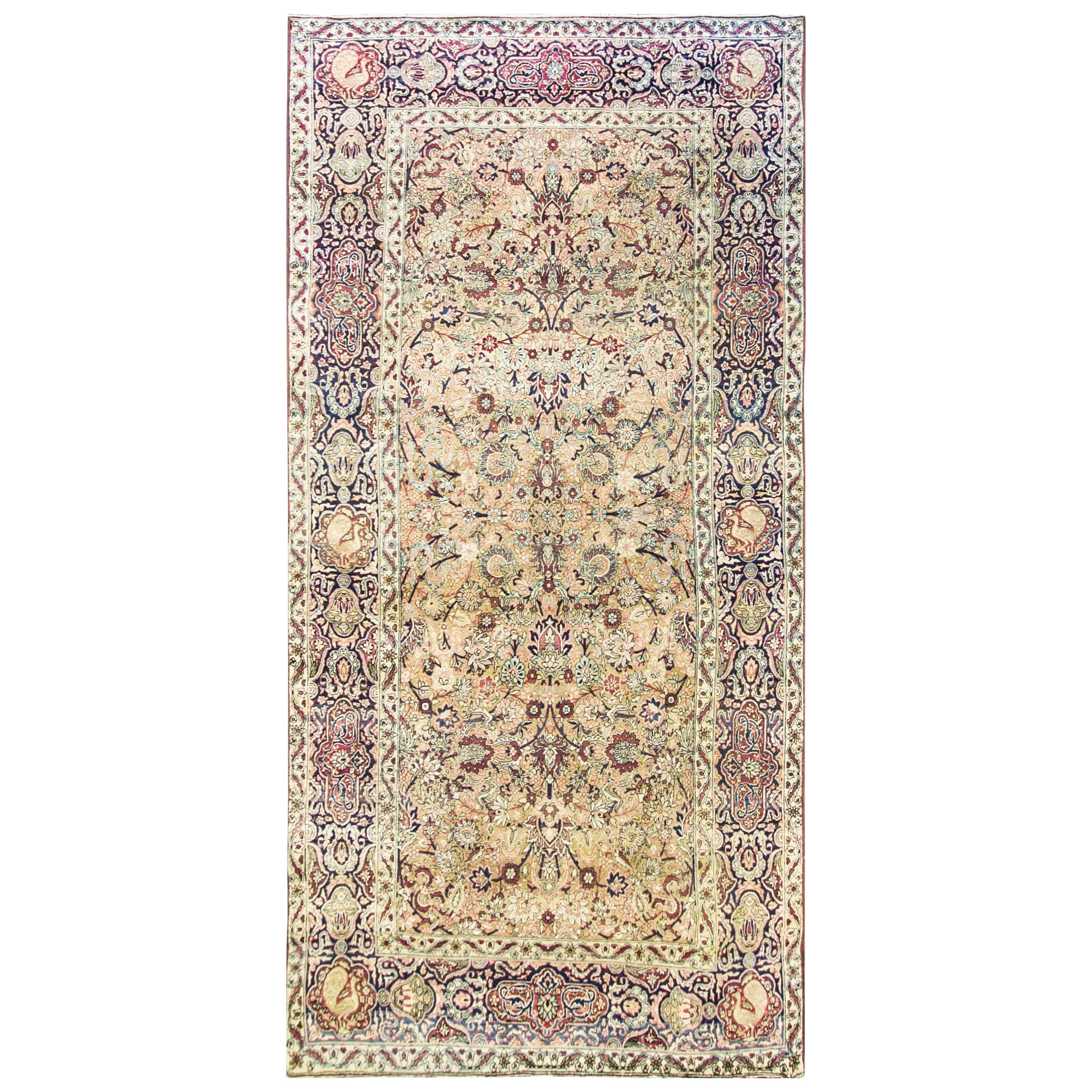  Antiker persischer Kermanshah-Teppich aus Persien, 5'5" x 11'4" im Angebot