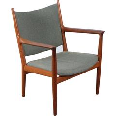 Hans J. Wegner Lounge Chair in Teak for Johannes Hansen, Model JH-713