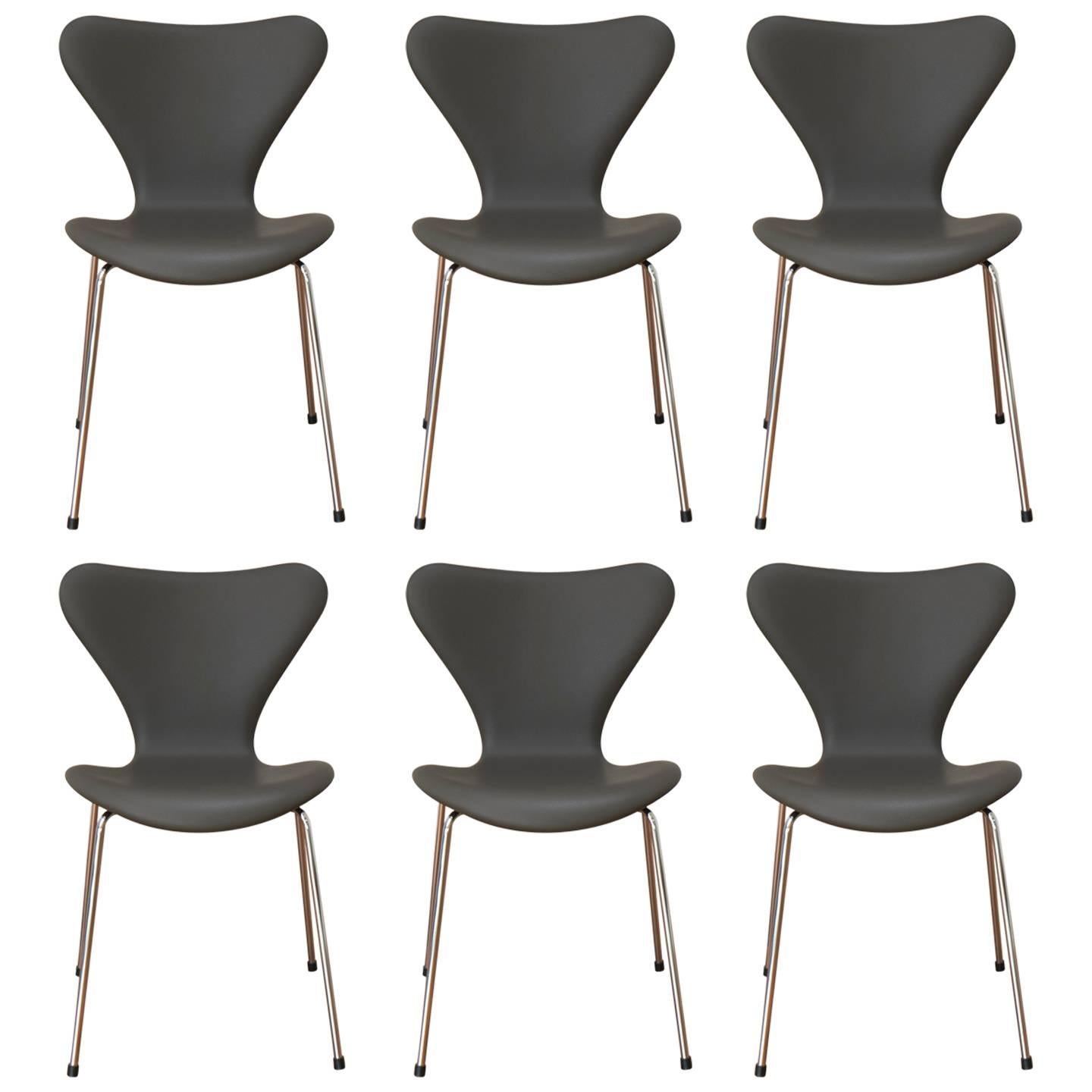 Six Pieces Arne Jacobsen 3107 Chairs For Sale