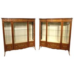 Stunning Quality Pair of Fiddleback Mahogany Inlaid Antique Display Cabinets 3