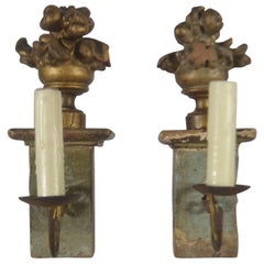 Italienisch, Paar kleine geschnitzte vergoldete Wood Wood Sconces