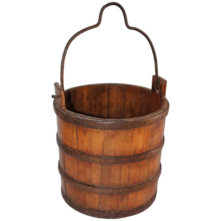19th Century Well Bucket from Farm in Pennsylvania For Sale at 1stdibs