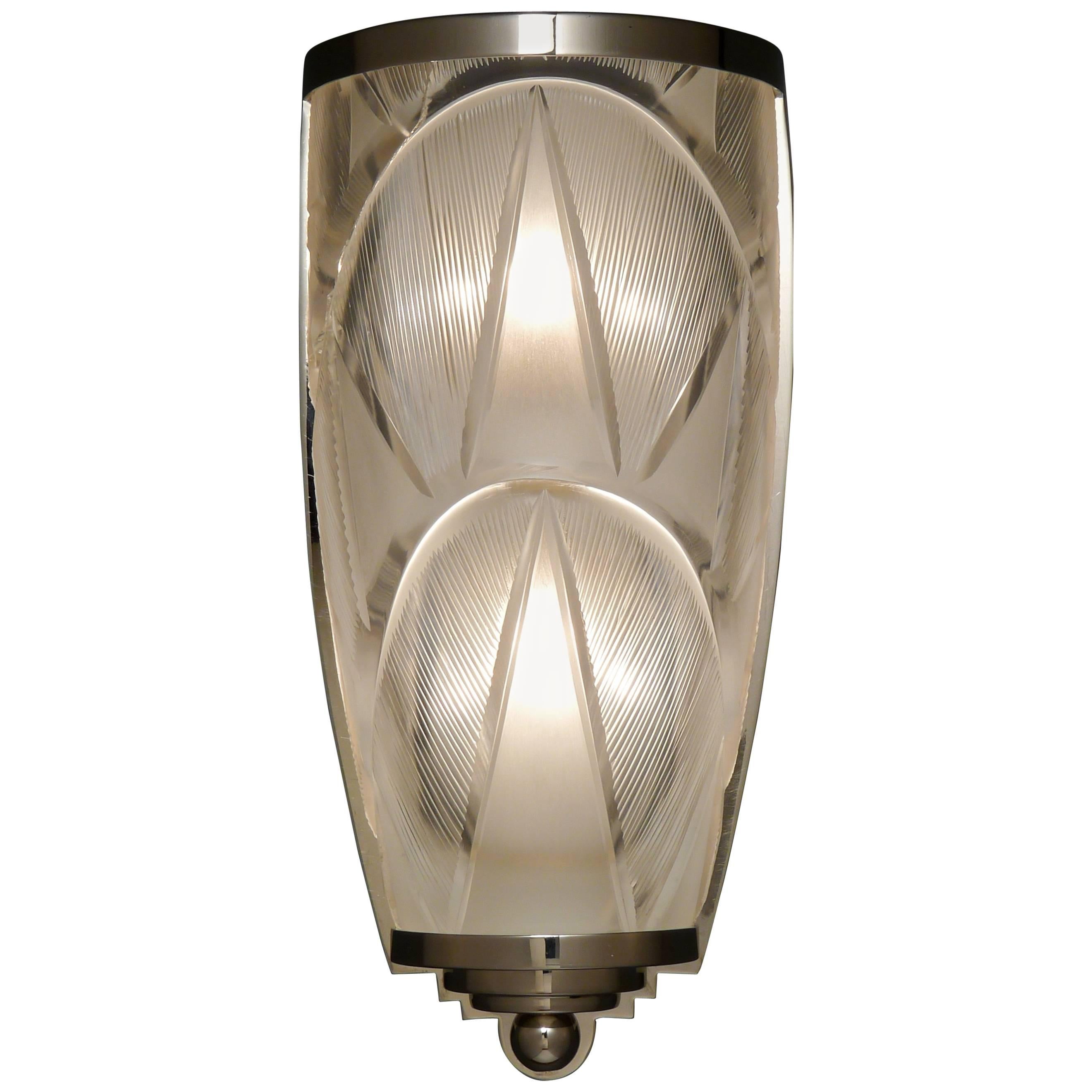 Art Deco Style Hand-Cut Crystal Wall Sconce by Cristal Benito "Manhattan" For Sale