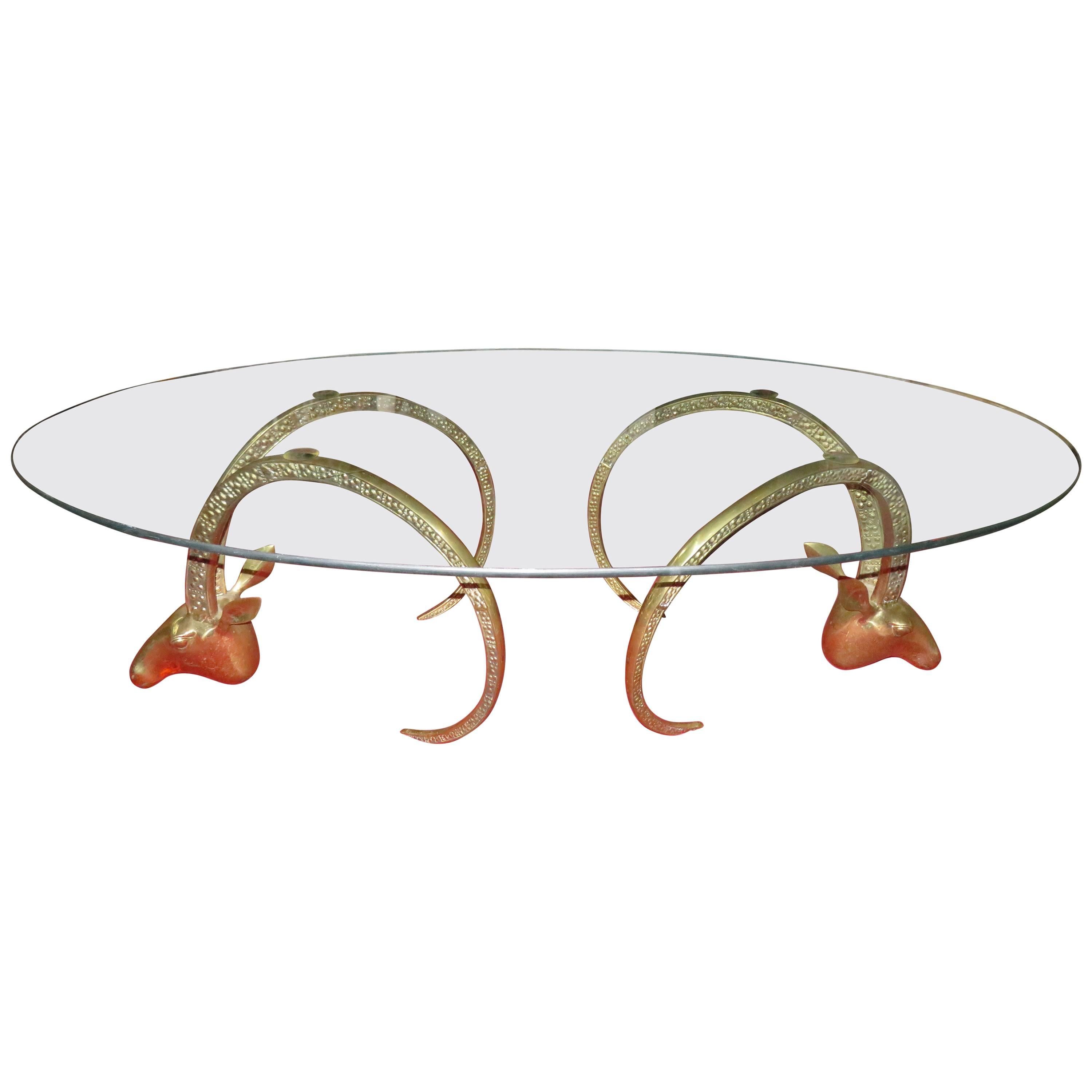 Magnifique table basse à tête de bélier en laiton mi-siècle moderne Regency
