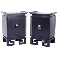 Mid-Century Pair of Black Lacquered Bedside Chests or Nightstands 2