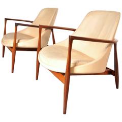 Pair of Elizabeth Chairs by Ib Kofod-Larsen for Christensen and Larsen, 1956 4