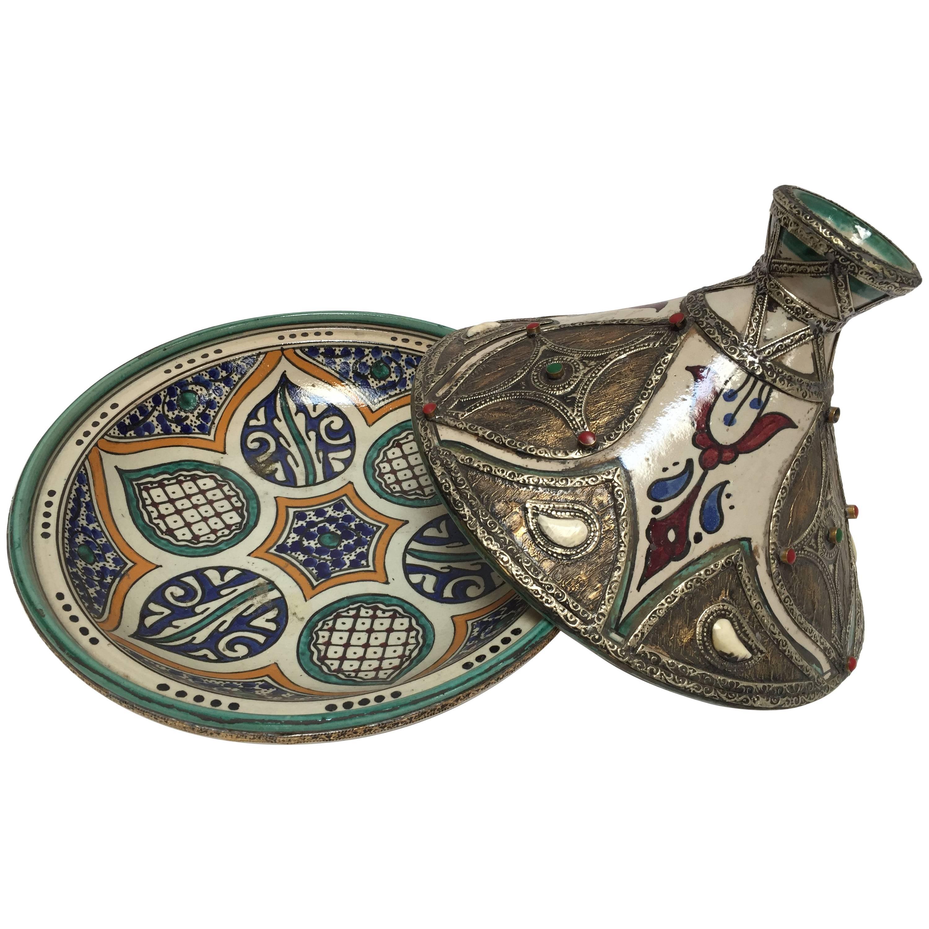Marokkanische Keramik Tajine aus Fez, polychromiert im Angebot