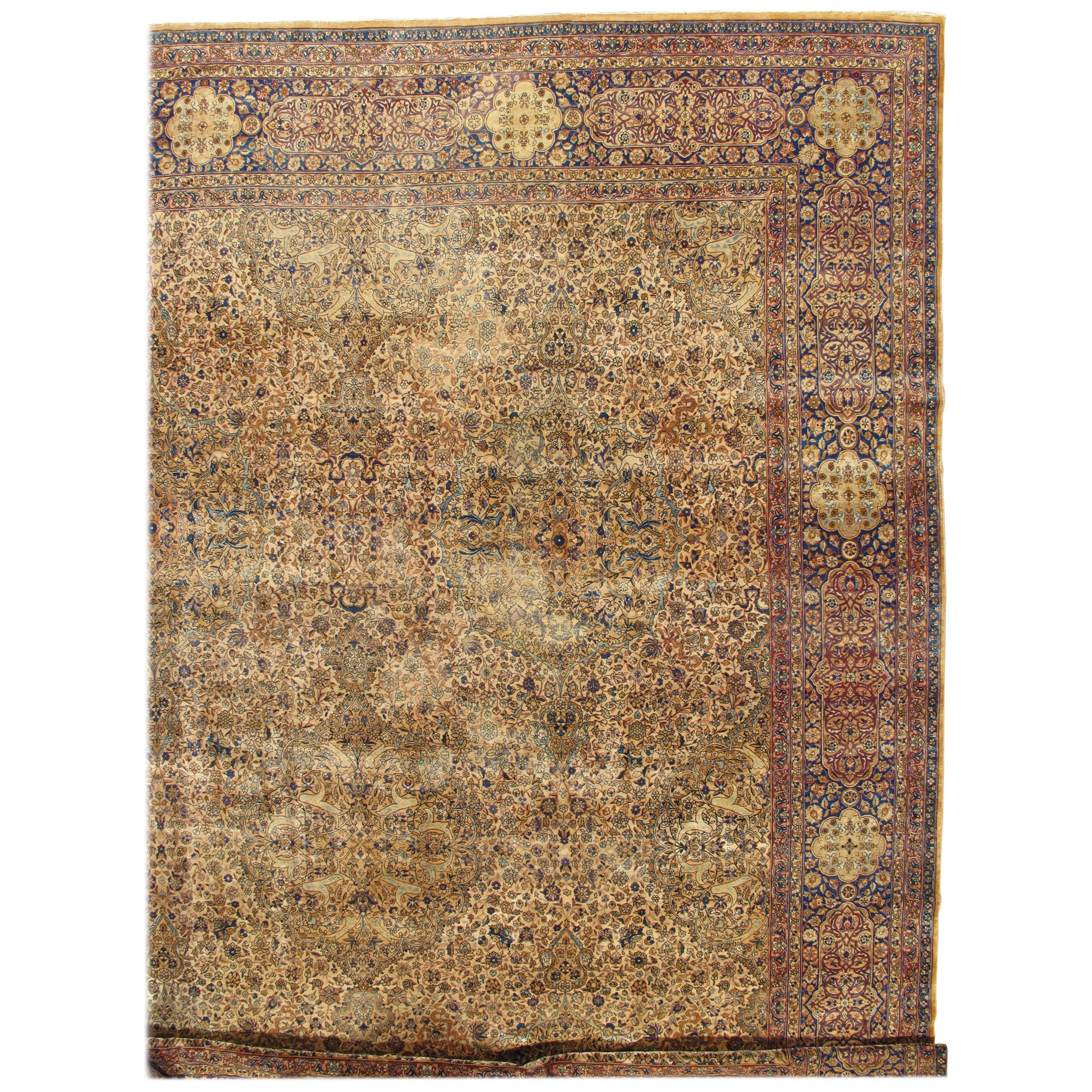 Tapis persan ancien Kerman, tapis oriental, fait à la main, ivoire, or, bleu, doré en vente