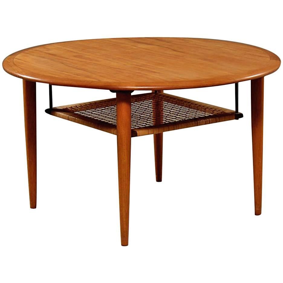 Danish Mid-Century Round Teak Sofa Table by Johannes Andersen for Christiansen For Sale