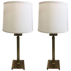 Paire de lampes de bureau néoclassiques françaises en laiton de style mi-siècle moderne, Maison Jansen