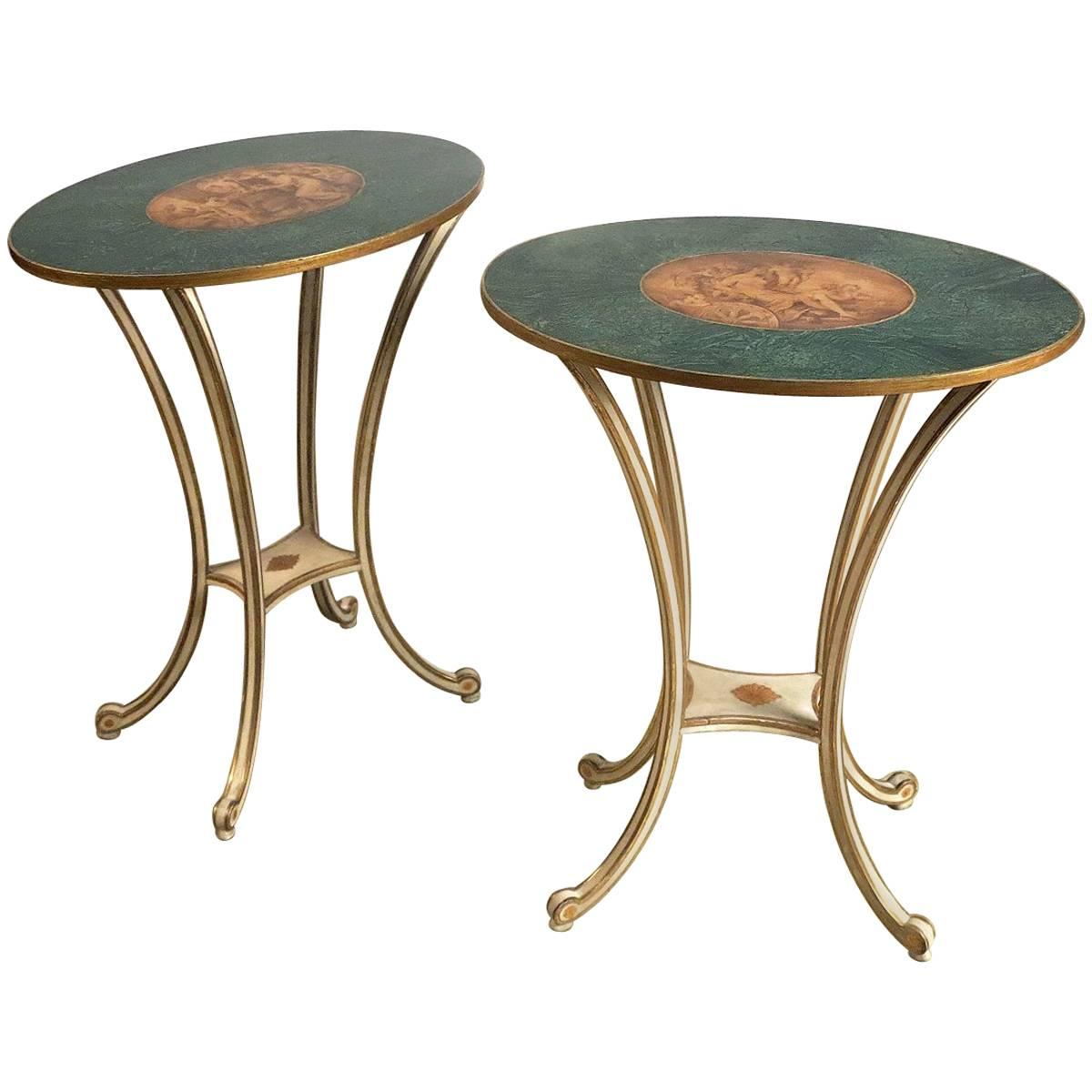 Paire de tables d'appoint George III de style Angelica Kauffman en vente