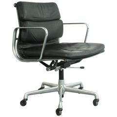 Vintage Black Leather Soft Pad Aluminium Group Chair by Charles & Ray Eames