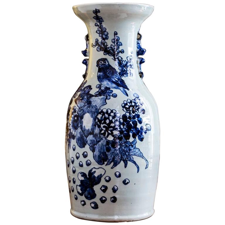 Late 19th Century Blue Chinese Porcelain Vase For Sale at 1stDibs