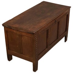 Antique Oak Mid-Size Chest Coffer Trunk Box, English, circa 1700 6