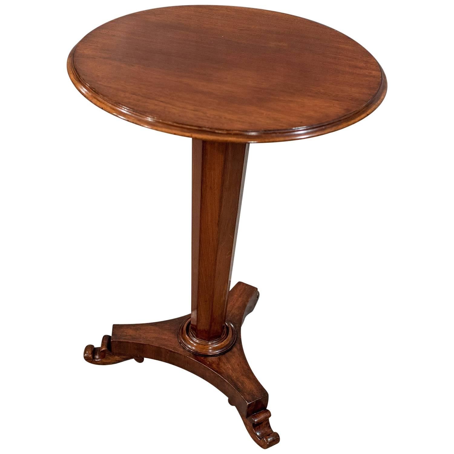 Antique English Regency Quality Mahogany Wine Lamp Tripod Table, circa 1830