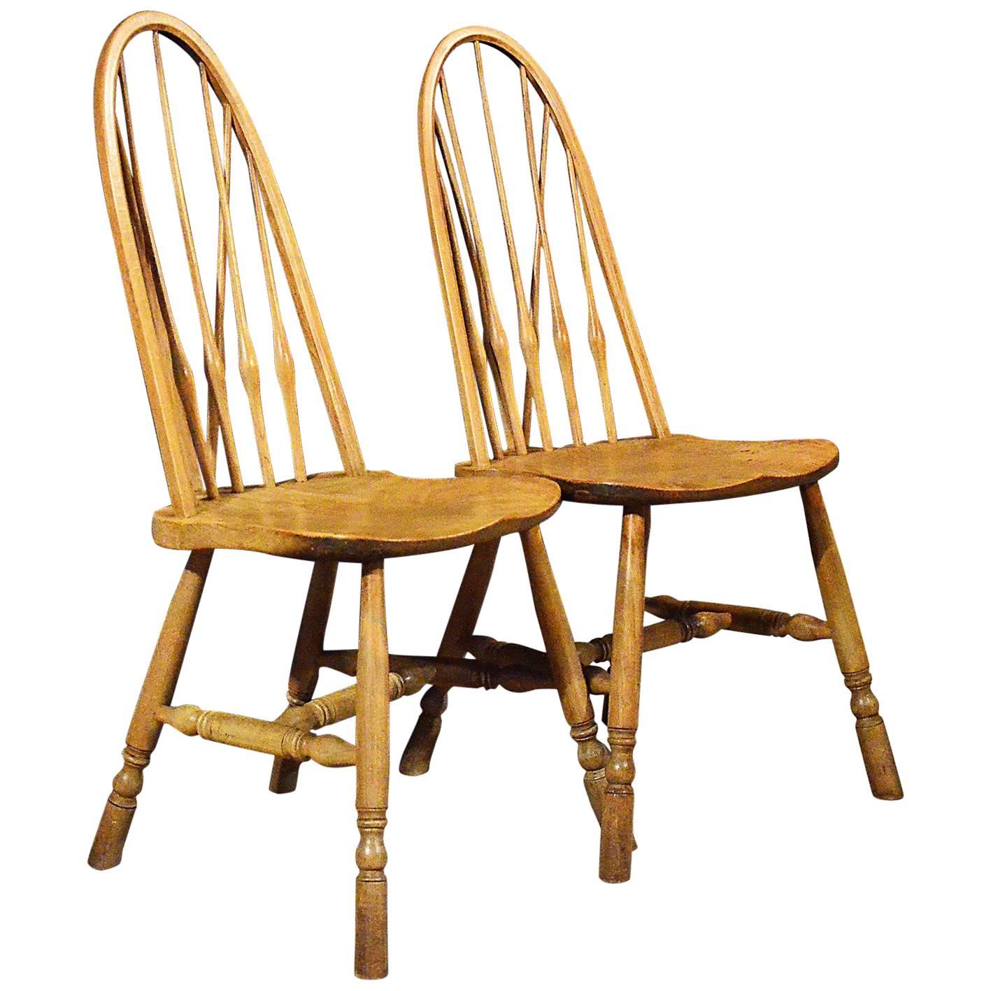 Pair of Elm Windsor Kitchen Dining Chairs Quality Arts & Crafts, circa 1900