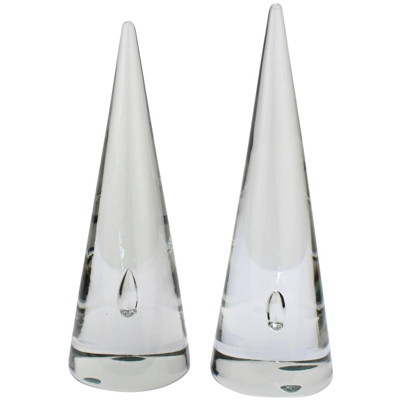 Ein Paar Alfredo Barbini Muranoglas-Kegel / Obelisken mit gefangenen Blasen
