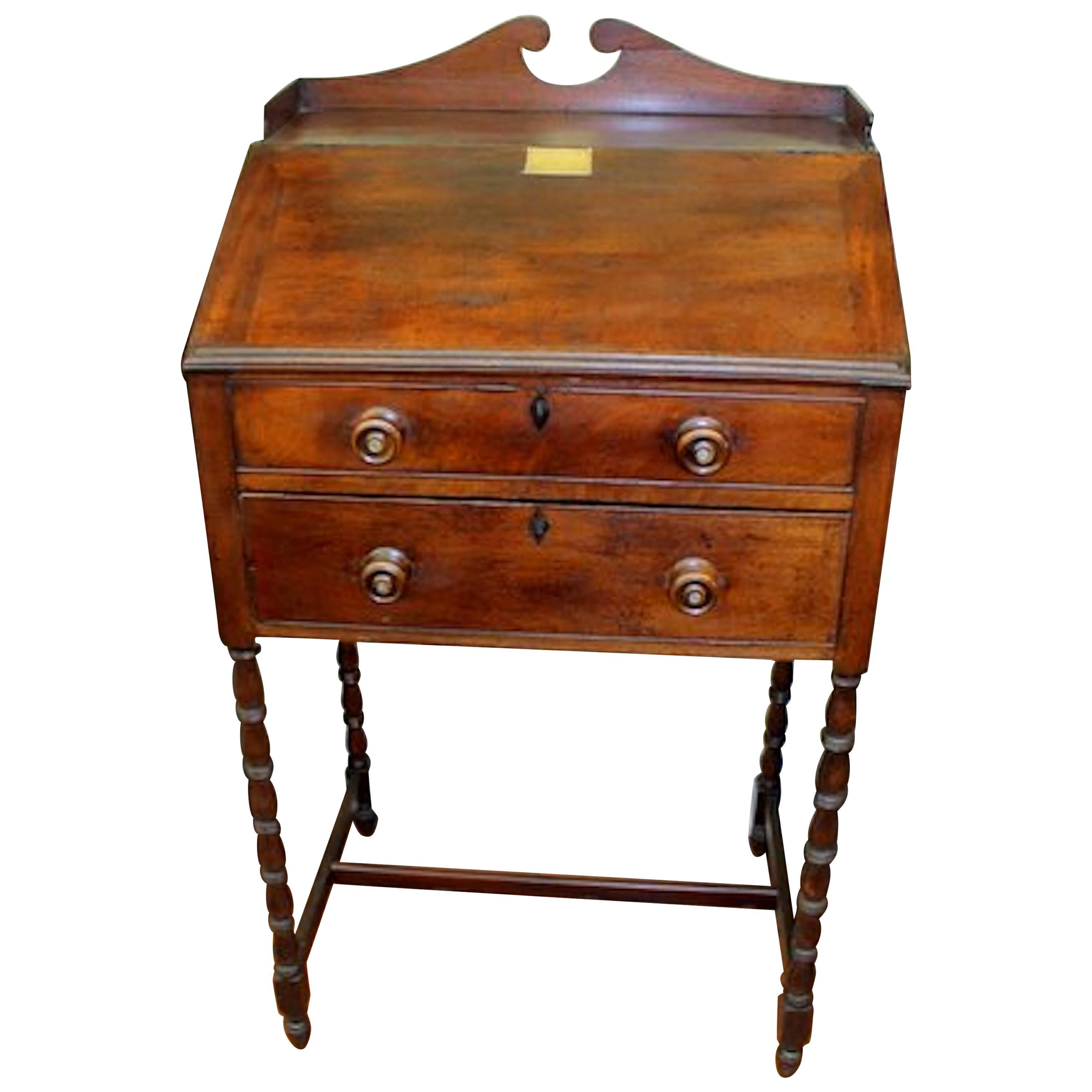 English 19th Century Sheraton Style Mahogany Clerk's Desk or Standing Desk For Sale