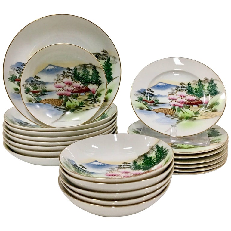 MidCentury Japanese Kutani "Mt. Fuji" Dinnerware, Set of 21 For Sale at 1stdibs