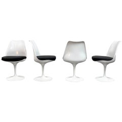 Set of Four Eero Saarinen for Knoll Swivel Tulip Dining Chairs